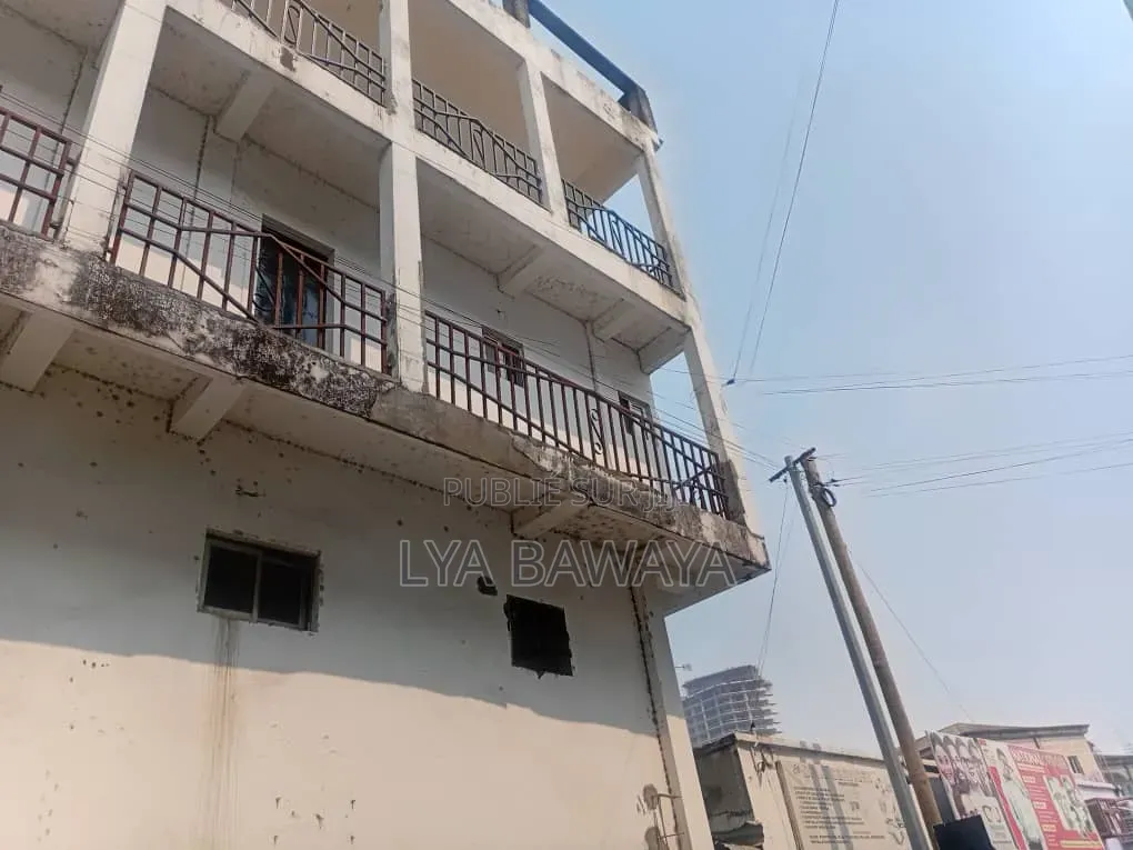 Parcelle À Vendre Sur Brazzaville Vers La Primature