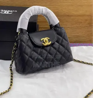 Chanel Dans Le Carton