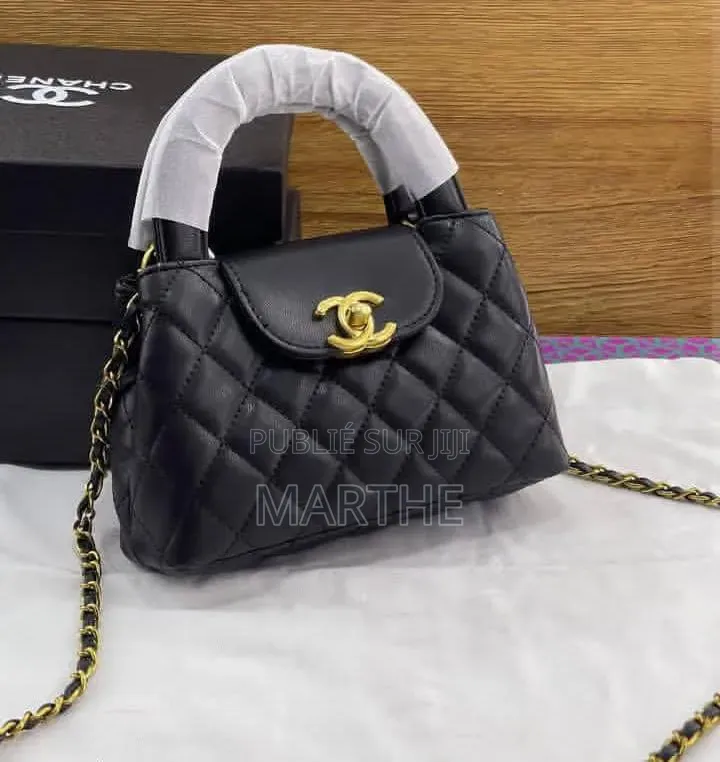 Chanel Dans Le Carton