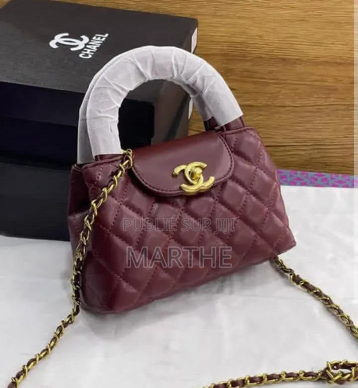 Chanel Dans Le Carton