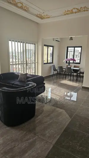 Furnished 2chbre Appartement dans Maison Jaspe, Moungali à Louer