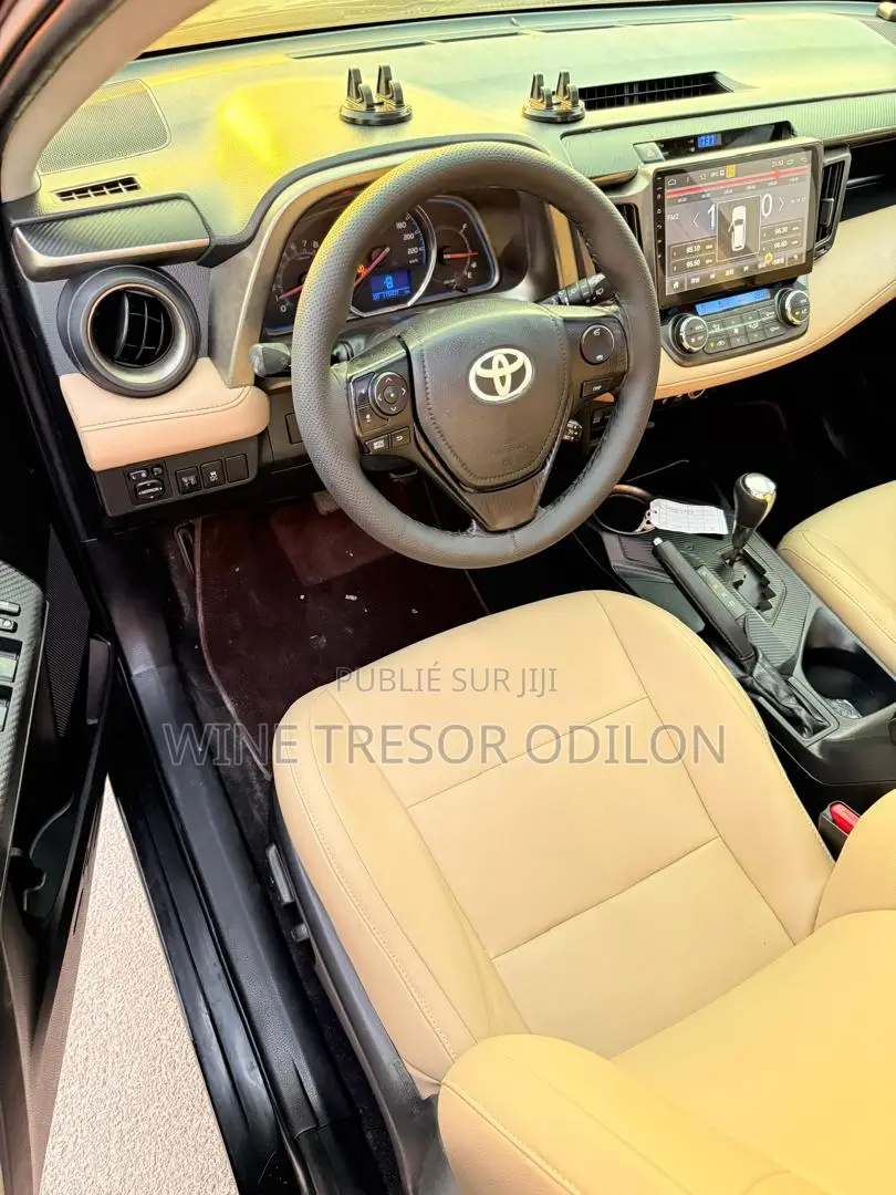 Toyota RAV4 XLE AWD (2.5L 4cyl 6A) 2016 Noir
