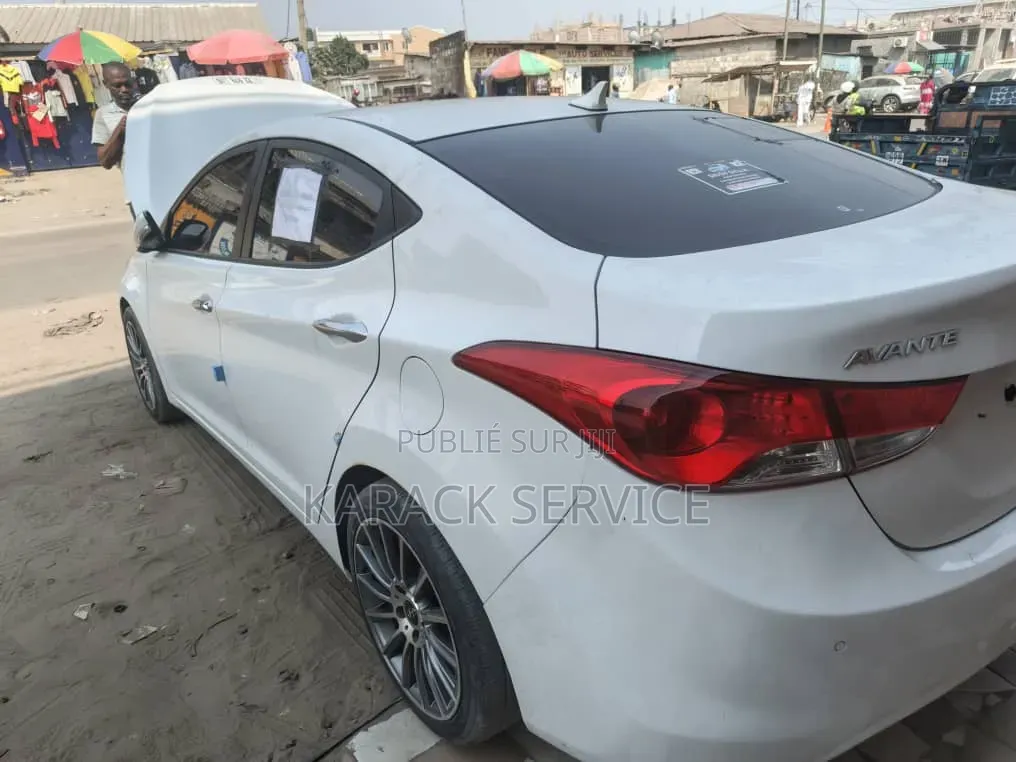 Hyundai Avante 2017 Blanc