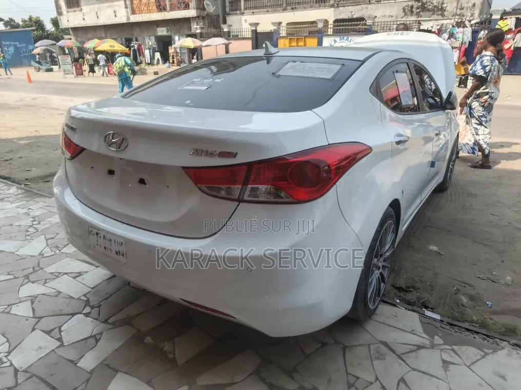 Hyundai Avante 2017 Blanc