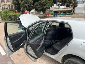 Toyota Corolla 2023 Gris