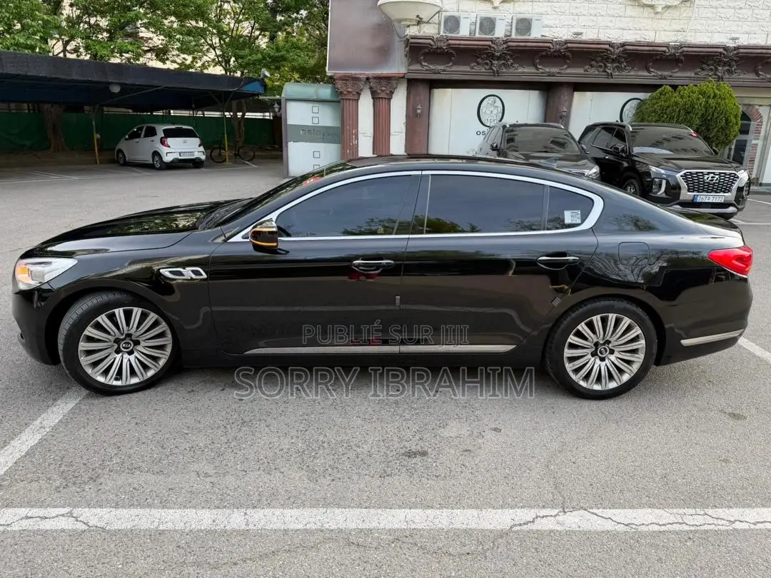 Kia K3000 2014 Noir
