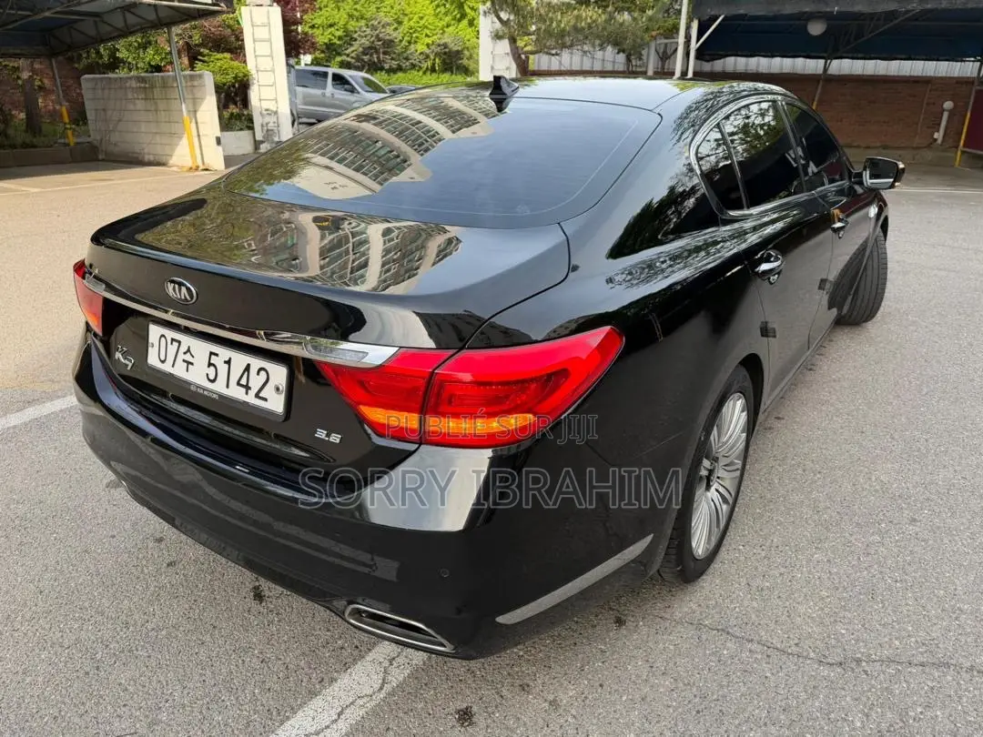 Kia K3000 2014 Noir