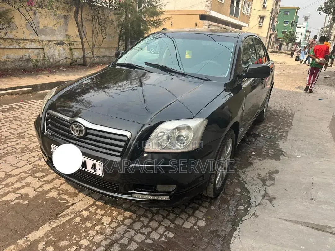 Toyota Avensis 2019 Noir