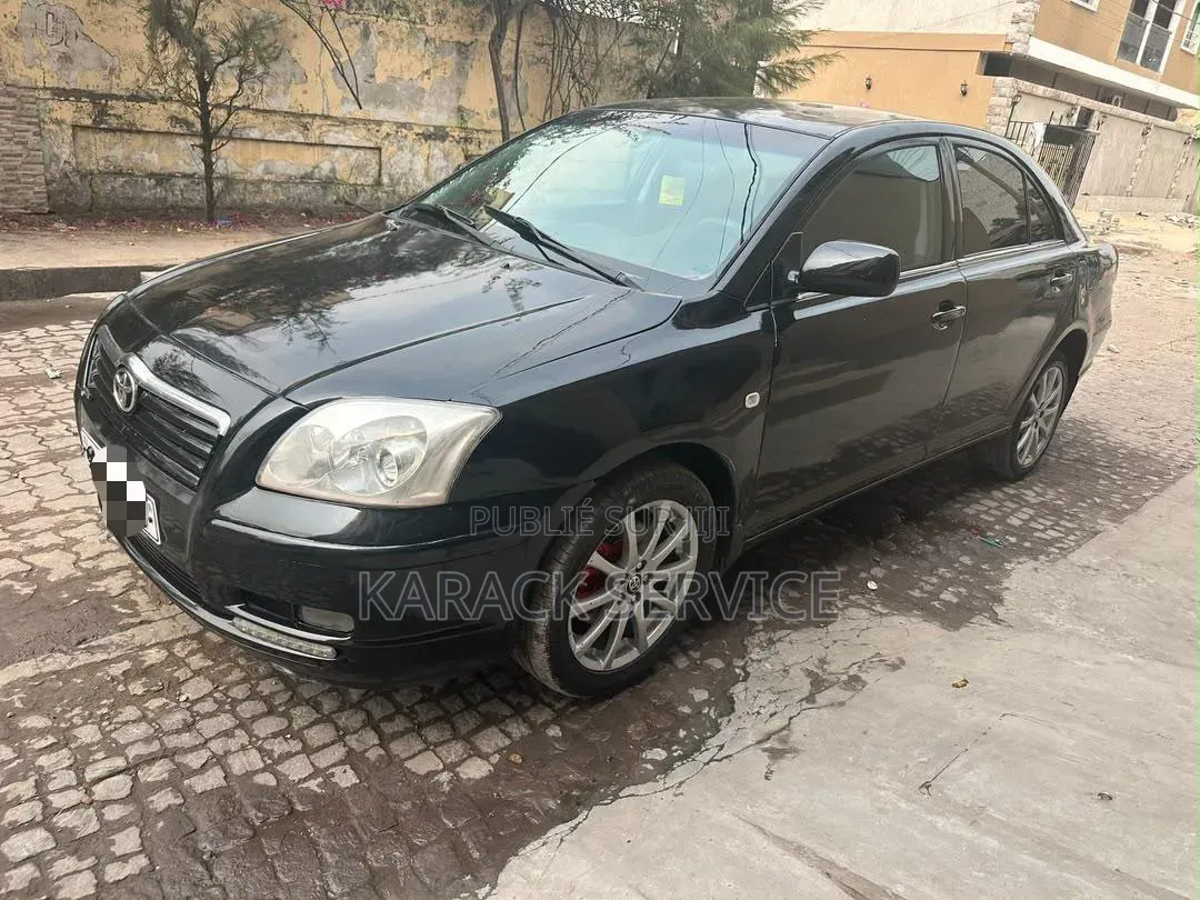 Toyota Avensis 2019 Noir