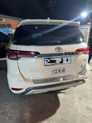 Toyota Fortuner 2019 Gris