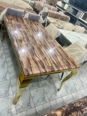 Table À Manger 6 Places en Marbre — Neuve