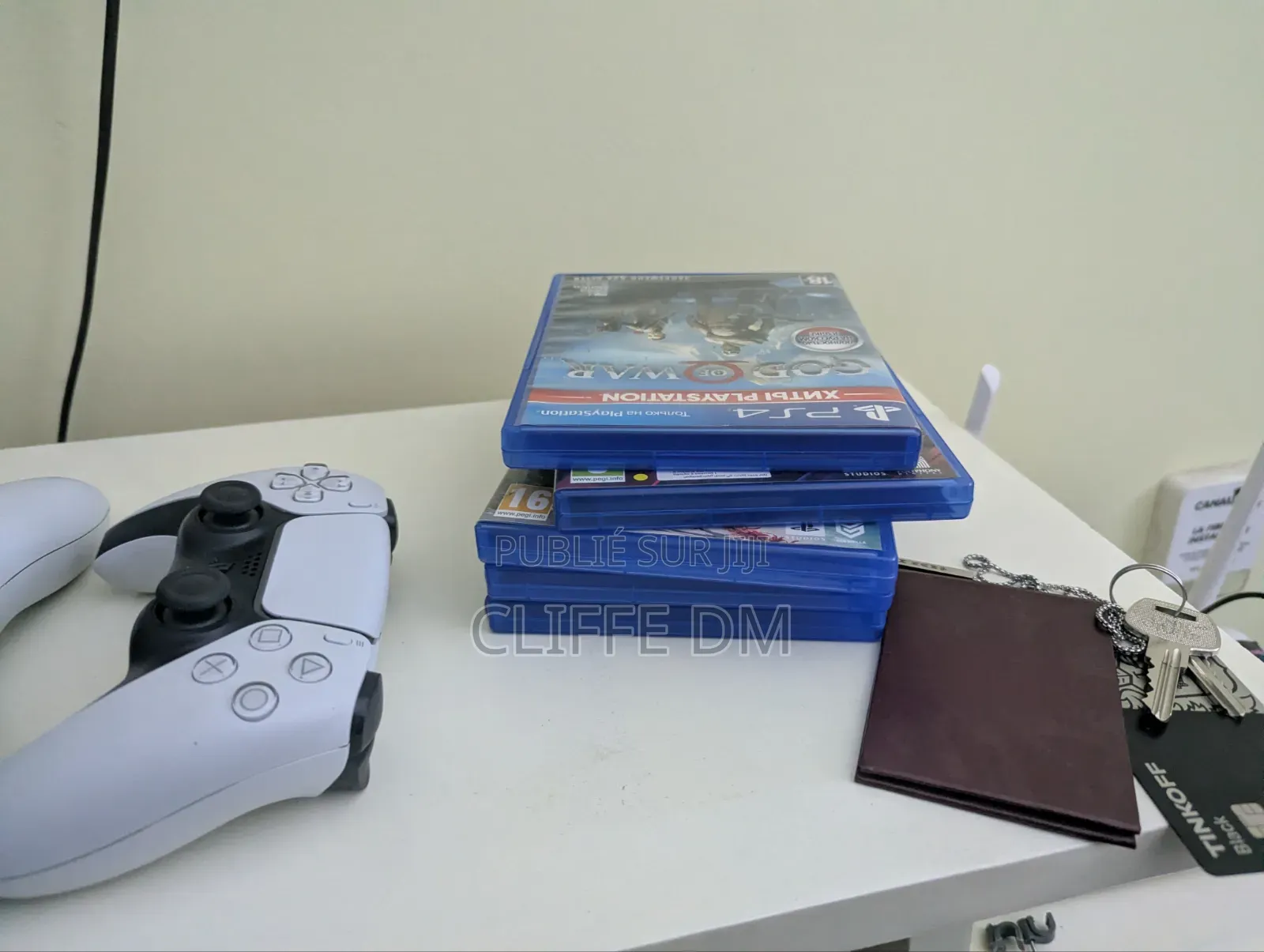 PS5 Slim Avec 3 Manettes Et 5 Jeux