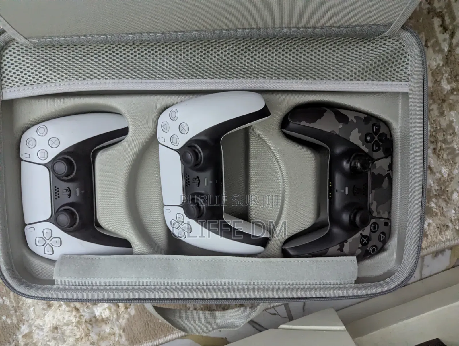 PS5 Slim Avec 3 Manettes Et 5 Jeux