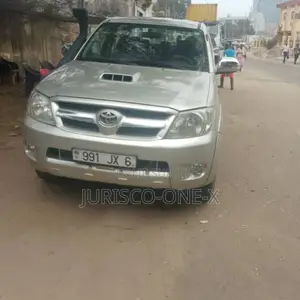 Toyota Hilux 2020 Gris