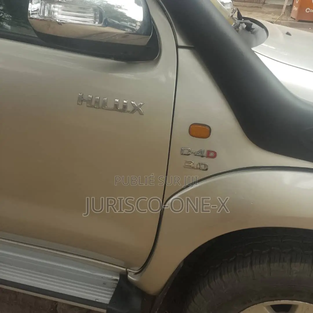 Toyota Hilux 2020 Gris