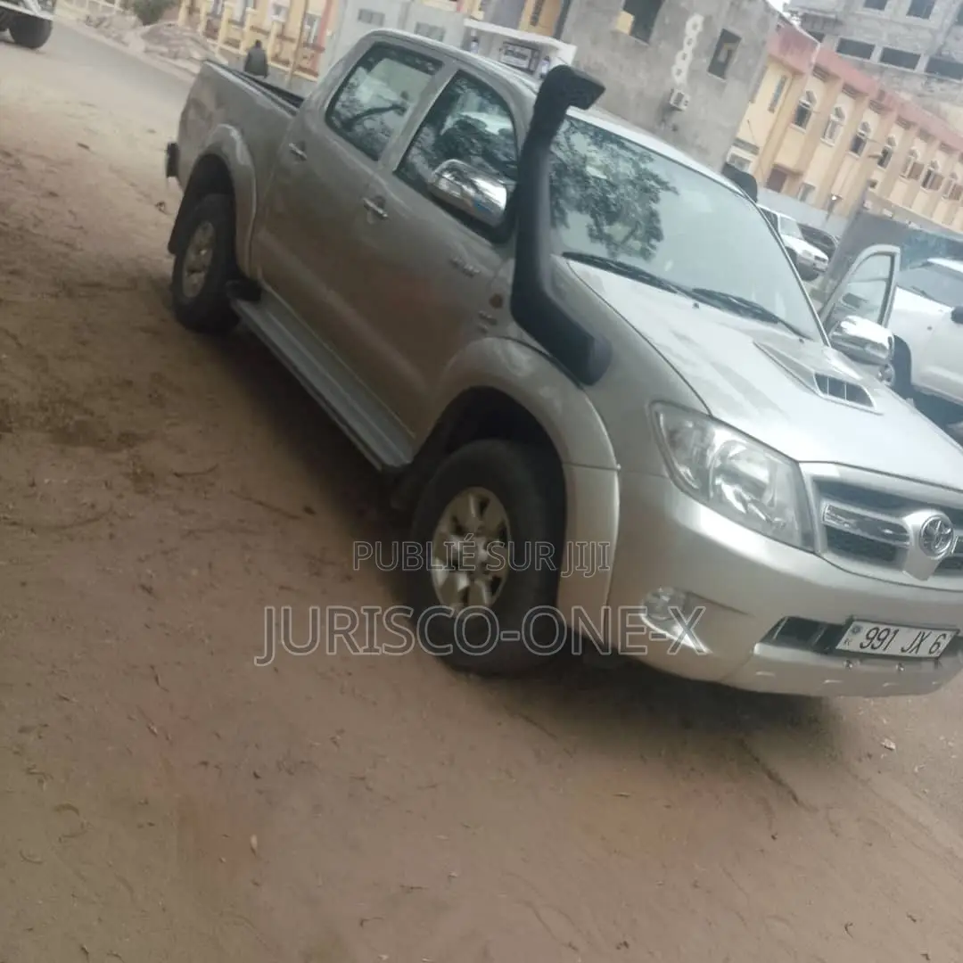Toyota Hilux 2020 Gris