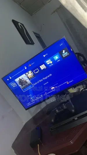 Ps4 Slim 500Go en Excellent État - Manette Inclus Avec Jeux