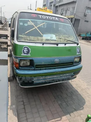 Toyota HiAce 2024 Vert
