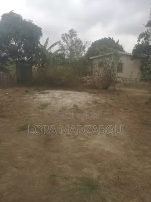 2chbre Maison dans Beni Apartment, Ngoyo à Louer