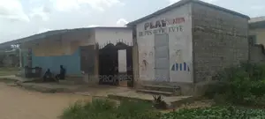 Une Parcelle À Vindoulou Douaniers