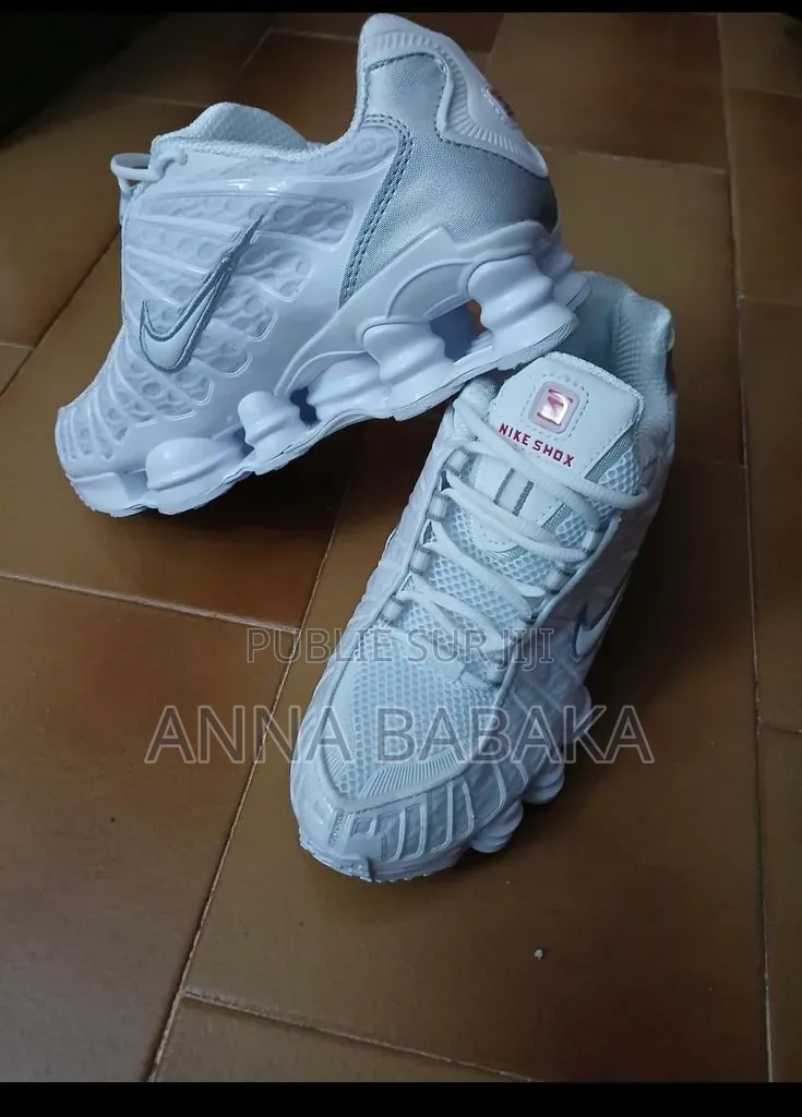 Basket Mixte Toute Les Tailles Et Toutes Les Couleurs Noire Blanche