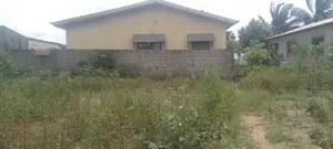 Une Parcelle À Vindoulou Douaniers