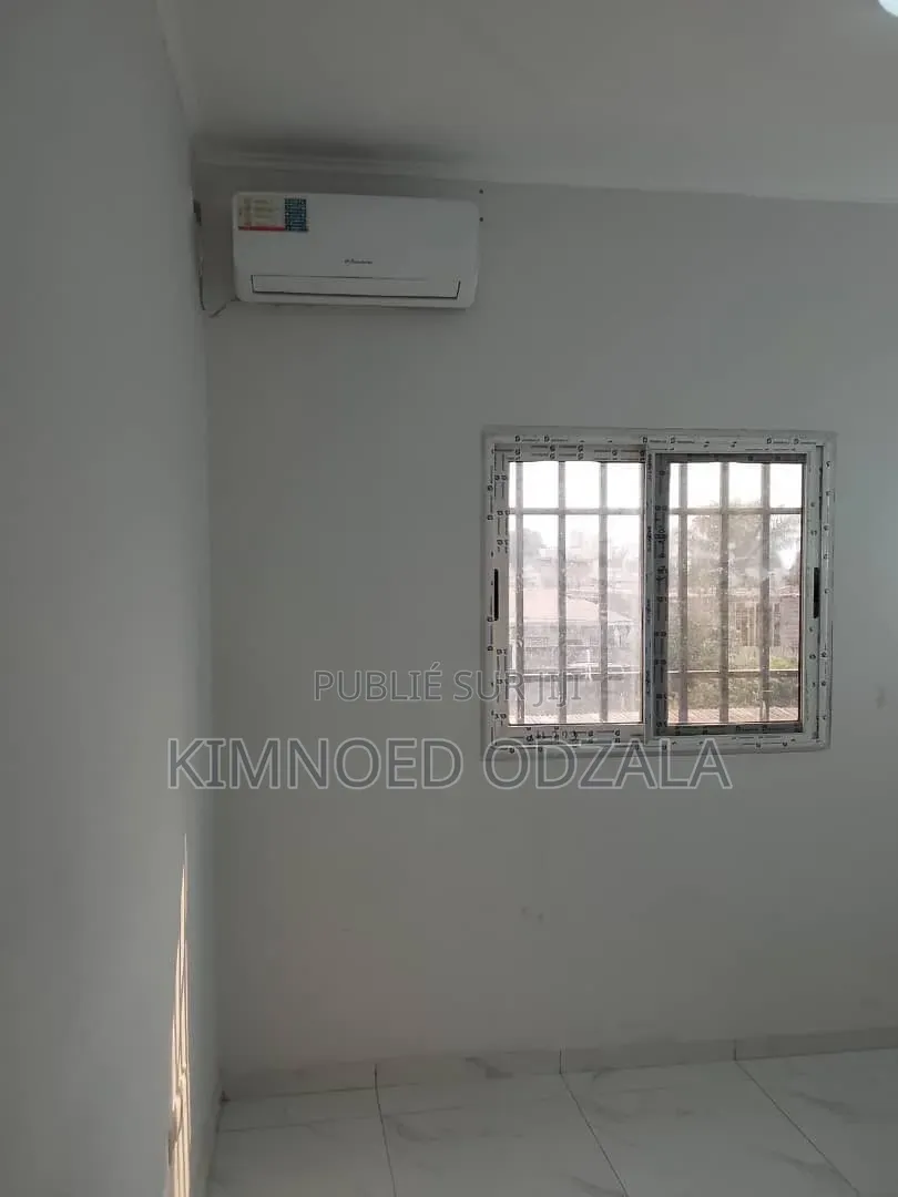 Meublé 3chbre Appartement dans Tsvh Immobilier, Moungali à Vendre