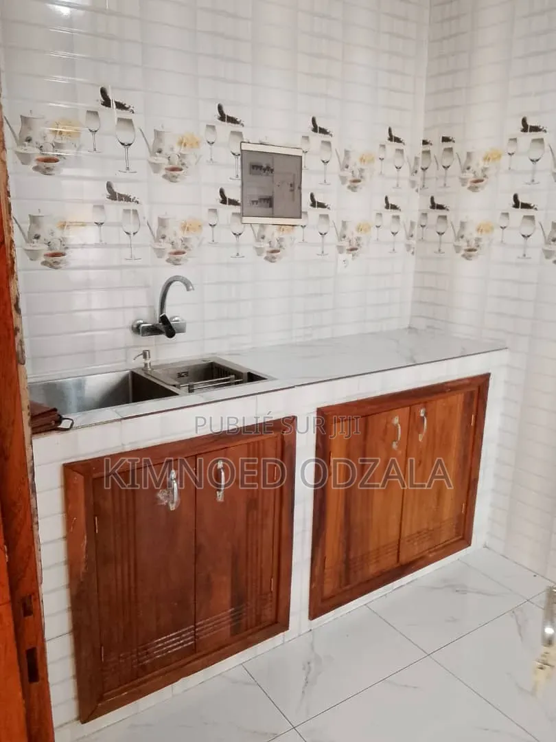 Meublé 3chbre Appartement dans Tsvh Immobilier, Moungali à Vendre