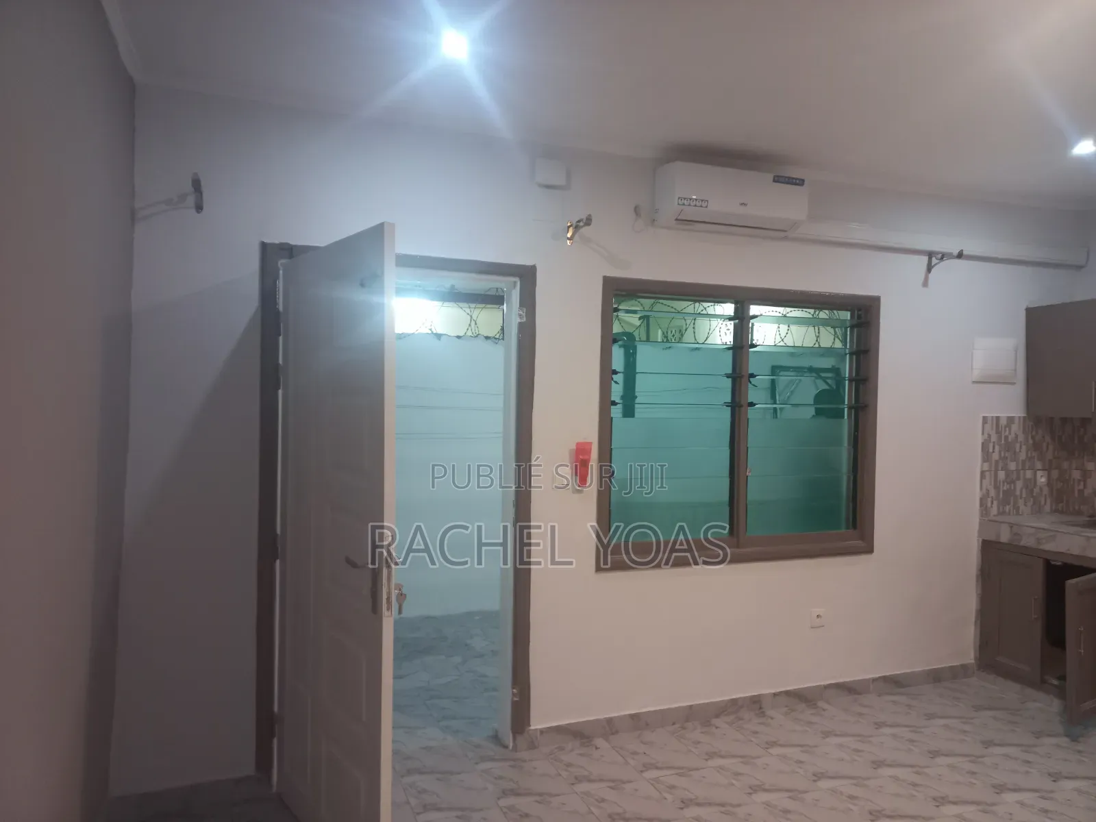 1chbre Appartement dans Koufoli, Mongo-Mpoukou à Louer