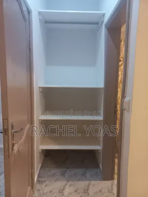 1chbre Appartement dans Koufoli, Mongo-Mpoukou à Louer