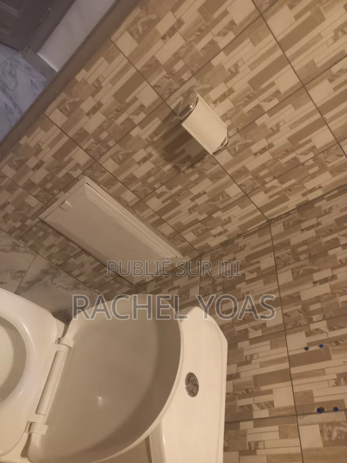 1chbre Appartement dans Koufoli, Mongo-Mpoukou à Louer