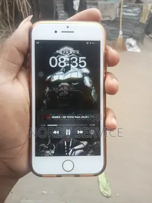 Apple iPhone 8 64 GB Noir