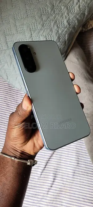 New Samsung Galaxy A17 128 GB Gris