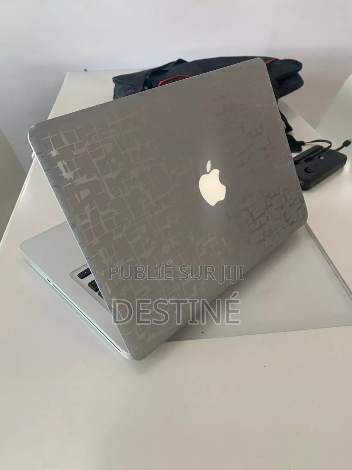 Ordinateur portable Apple MacBook 2010 4GB Intel Core 2 Duo SSD 256GB