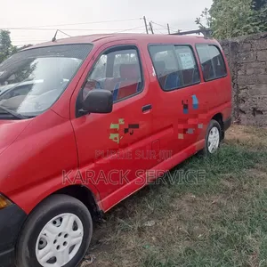 Toyota HiAce 2019 Rouge