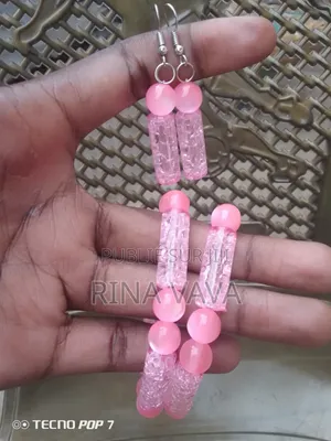 Boucles d'Oreilles Et Bracelets en Perles À Vendre