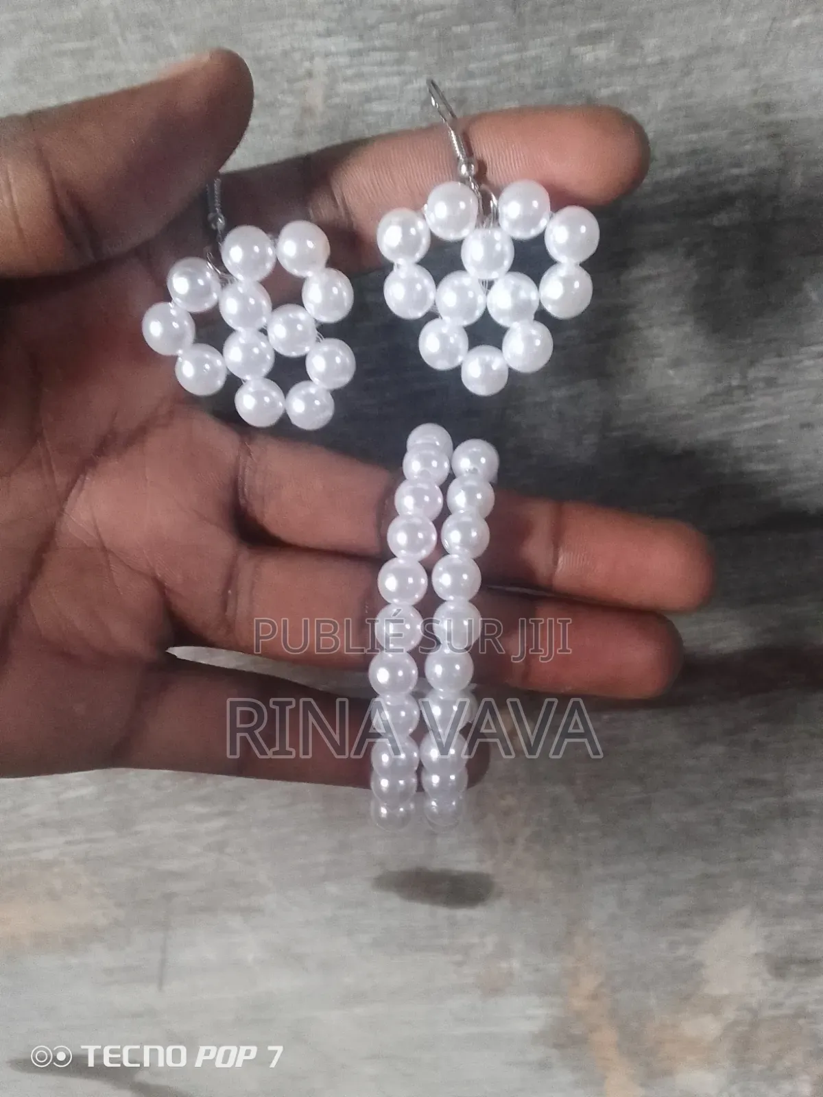 Boucles d'Oreilles Et Bracelets en Perles À Vendre