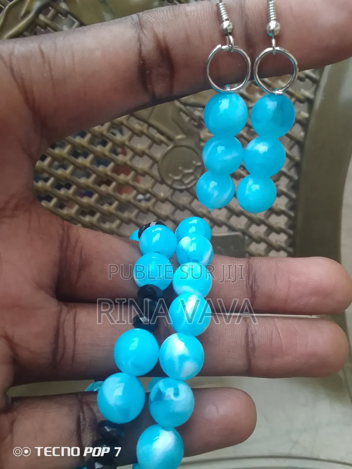 Boucles d'Oreilles Et Bracelets en Perles À Vendre