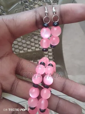 Boucles d'Oreilles Et Bracelets en Perles À Vendre