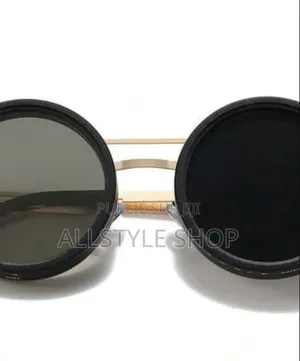 Une Paire De Lunettes