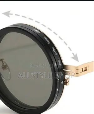 Une Paire De Lunettes