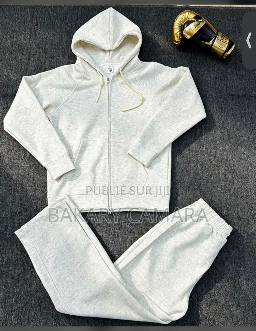 Survêtements, T-Shirts, Baskets Et Accessoires De Marque »