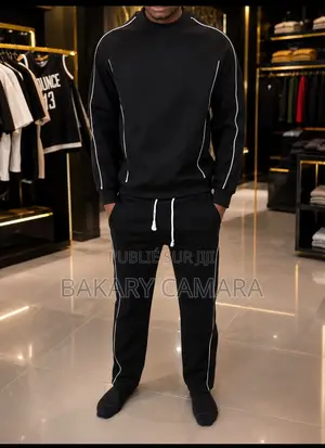 Survêtements, T-Shirts, Baskets Et Accessoires De Marque »