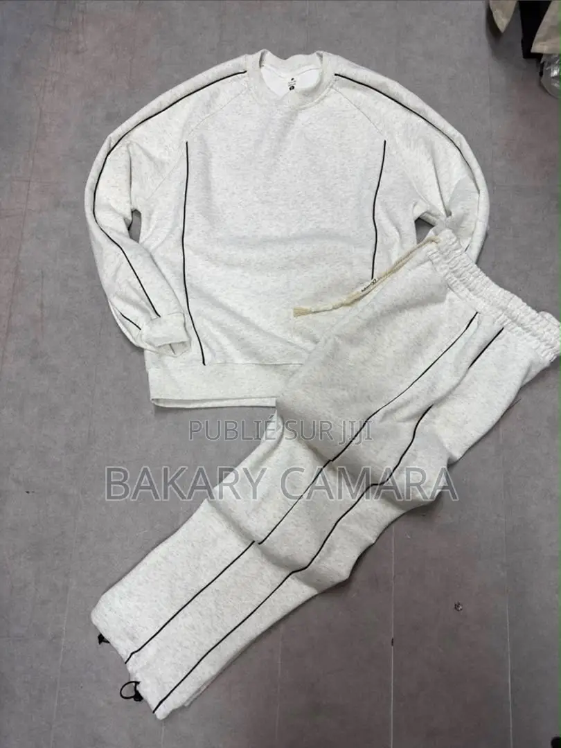 Survêtements, T-Shirts, Baskets Et Accessoires De Marque »