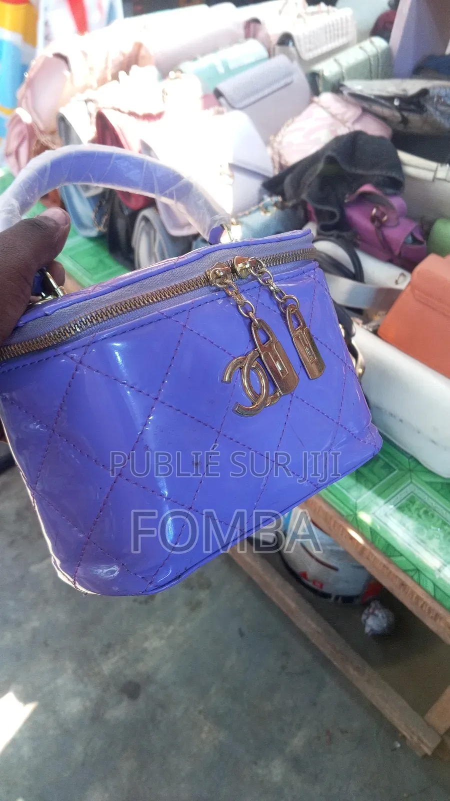 Sacs À Main Chanel Vernisé De Couleur Violet À 10000 À Débattre