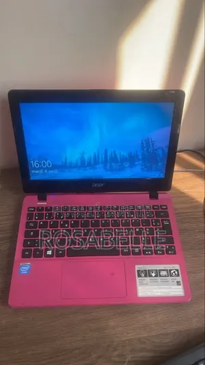 Ordinateur portable Acer AcerNote Pro 4GB Intel SSD 128GB