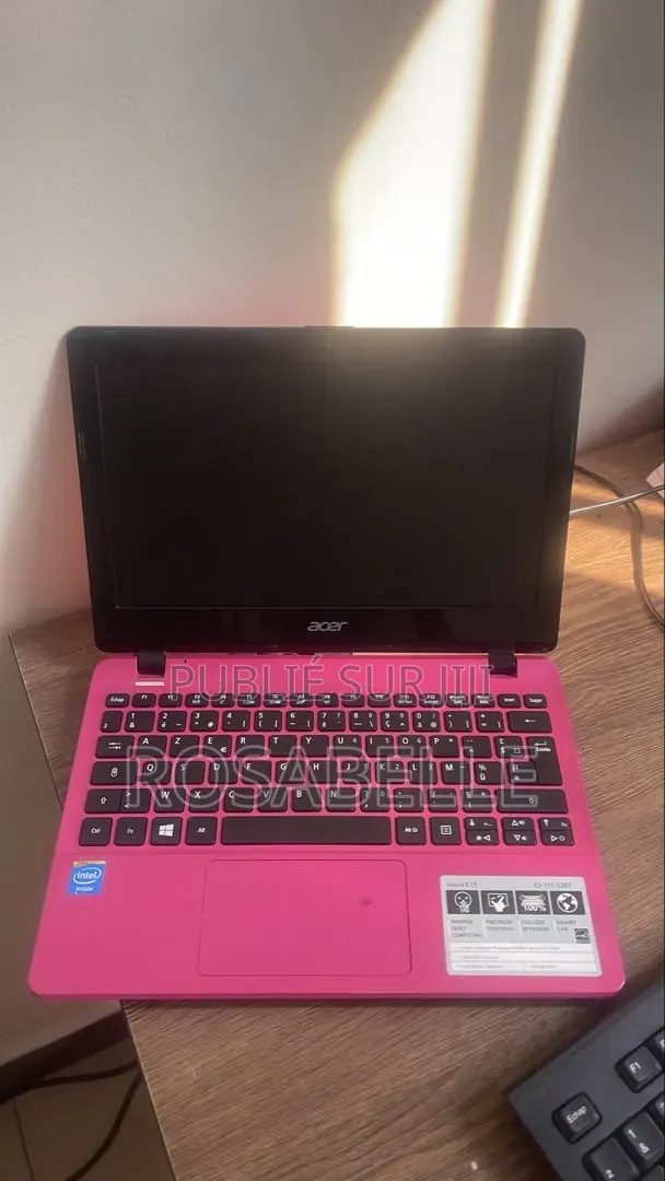 Ordinateur portable Acer AcerNote Pro 4GB Intel SSD 128GB