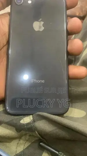 Apple iPhone 8 Plus 128 GB Noir