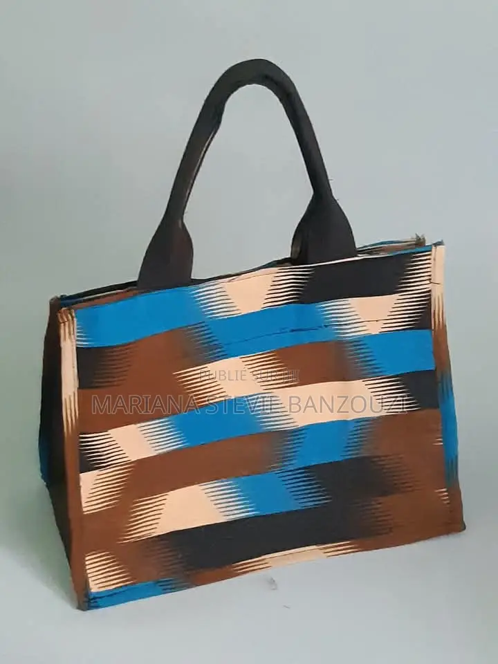 Sacs À Vendre Au Prix De 6000frs