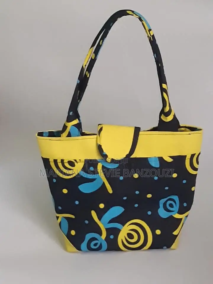 Sacs À Vendre Au Prix De 6000frs